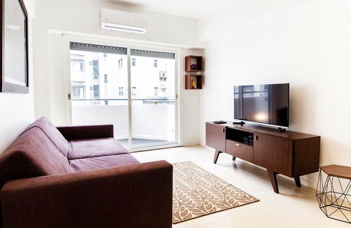 Congreso Apartamento | 5D - Gorgeous Downtown Apt.