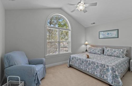 Tranquil Harbour Casa | 5min to Attractions Shops & Beach and Yard Games