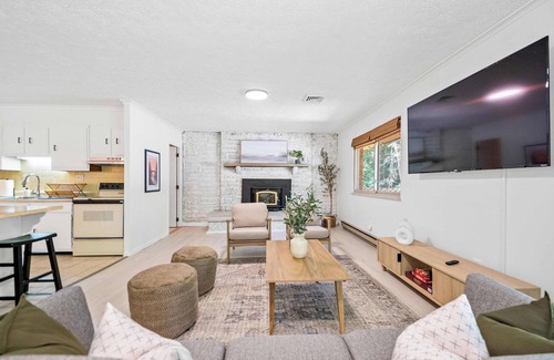 Mount Nebo Casa | 5min to Lake, 20min to NRG, Hot Tub, Fire Pit, BBQ. Quiet&Secluded. Pet Friendly