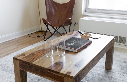 Ravenswood Apartamento | 5min to Wrigley, Aragon | Quiet w/ View | Zencity