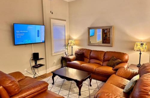 Historic District Casa | 5Min Walk to Waterfront. Pet Yes