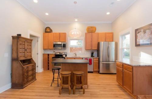 Historic District Casa | 5Min Walk to Waterfront. Pet Yes