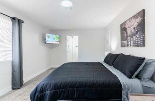 Las Vegas Casa | 5Mins to Fremont 10Mins to Strip! Sleeps 8!