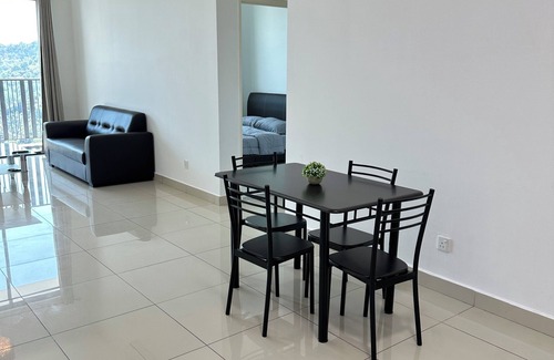 Bayan Lepas Condominio | 5mins to Penang airport.Charming 3-bedroom condo.WiFi in delightful Bayan Lepas