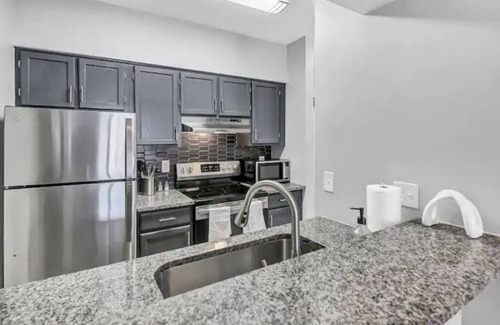 Five Points Condominio | 5pts Penthouse - Walk to USC & Downtown - Near Ft Jackson
