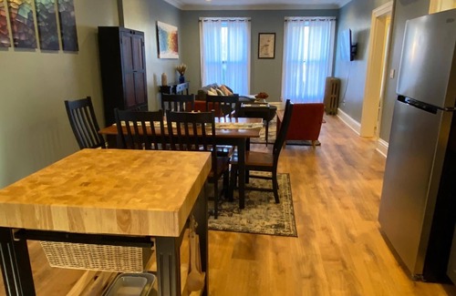 Troy Apartamento | 5th and Grand Lovingly Restored Brownstone Troy NY Unit 2