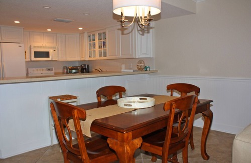 New Smyrna Beach Condominio | 5th floor oceanfront three bedroom three bath. Amazing ocean views, 2nd bedroom has full 3rd has twins