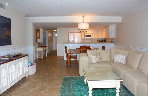 New Smyrna Beach Condominio | 5th floor oceanfront three bedroom three bath. Amazing ocean views, 2nd bedroom has full 3rd has twins