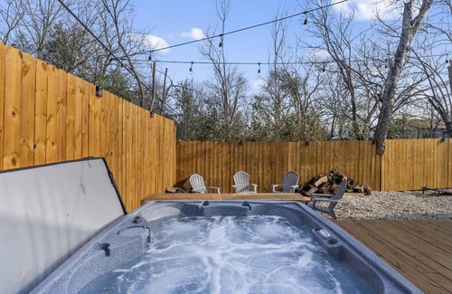 Waco Casa | 5th St Getaway w Sauna Hot tub Firepit & Game Room