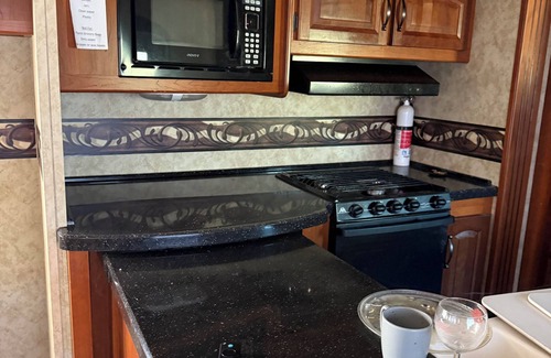 Dos Rios Casa | 5th Wheel at Lake with 9 Hole Golf, Fishing, Swimming