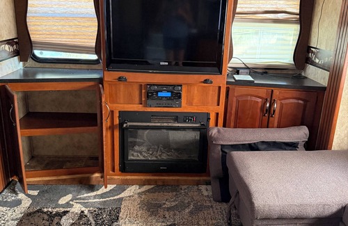 Dos Rios Casa | 5th Wheel at Lake with 9 Hole Golf, Fishing, Swimming