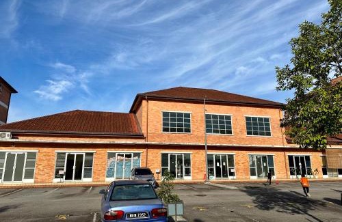 Petaling District Apartamento | 6-7Pax Quiet Cosy Brick Apartment Balcony 11min Lantera SPK 15min Setia Mall