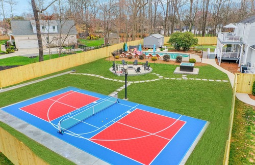 Greensboro Casa | Putting Greens, Pool, Hot Tub, Pickleball Court, Basketball, Bowling Alley!
