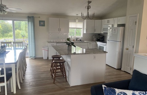 Eastward Look Casa | 6 Bed Vacation Rental! Short walk to Beach-