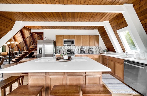Culver Casa | 6 bedroom 3 bath amazing home, near lake max