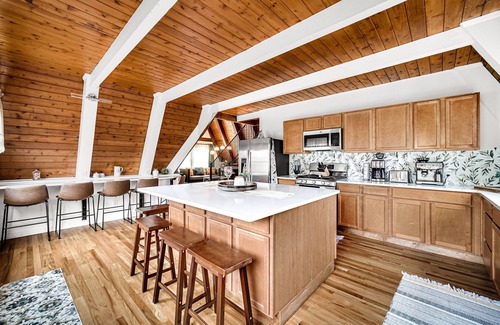 Culver Casa | 6 bedroom 3 bath amazing home, near lake max