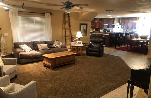 Washington Fields Casa | 6 habitaciones, 3 baños: hogar perfecto para una escapada grupal