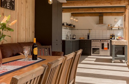 Tiverton Cabaña | Alojamiento de 6 habitaciones en Cadeleigh, cerca de Tiverton