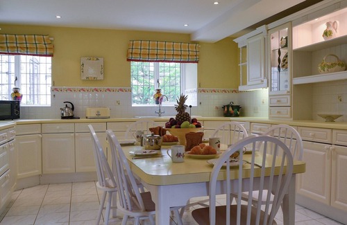 Weston Rhyn Cabaña | 6 bedroom accommodation in Weston Rhyn, near Oswestry