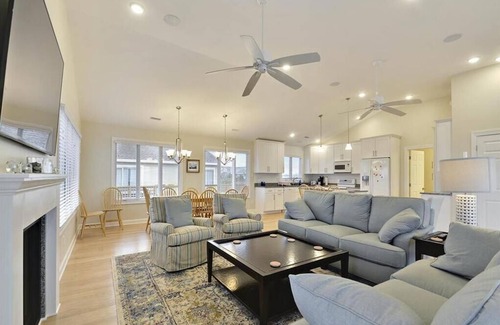 Sussex County Casa | 6-Bedroom Beach House w/ Ocean Views