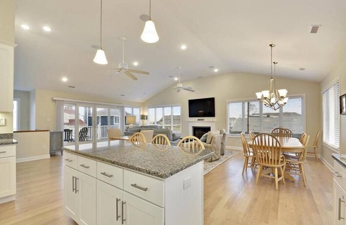 Sussex County Casa | 6-Bedroom Beach House w/ Ocean Views