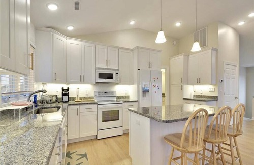 Sussex County Casa | 6-Bedroom Beach House w/ Ocean Views