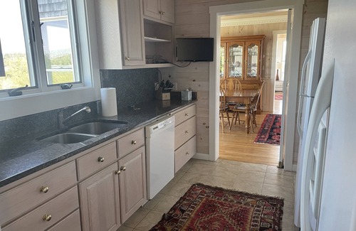 Lubec Casa | 6 Bedroom Beach house in Lubec - 5th night free!