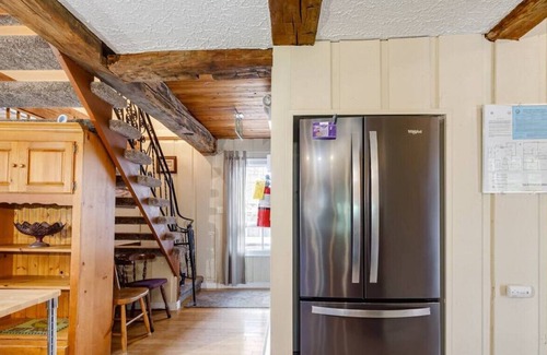 The Blue Mountains Chalet De Esquí | 6 Bedroom Chalet w Hot Tub in a Park Like Setting