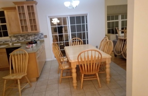 Chester Casa | 6 bedroom colonial house