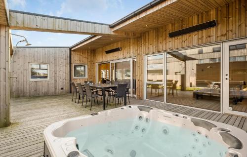 Lokken Casa | 6 Bedroom Cozy Home In Løkken