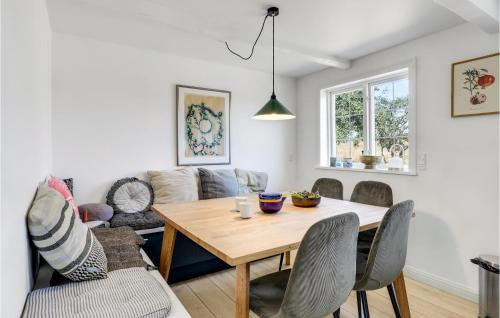 Arnager Casa | 6 Bedroom Cozy Home In Rønne