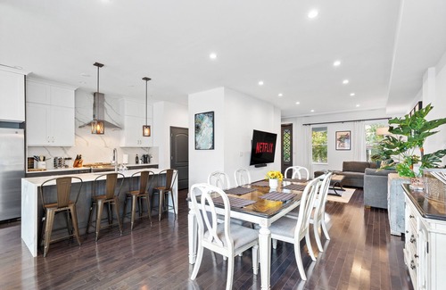 Columbia Heights Casa | 6-Bedroom DC Brownstone - Dual Kitchens, Multiple Living Areas