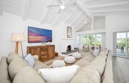 Balboa Peninsula Casa | 6 Bedroom Duplex near the Balboa Pier and Fun Zone with AC
