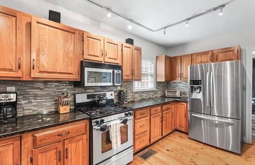 Atlanta Casa | 6 Bedroom Family Home Near Emory & CDC
