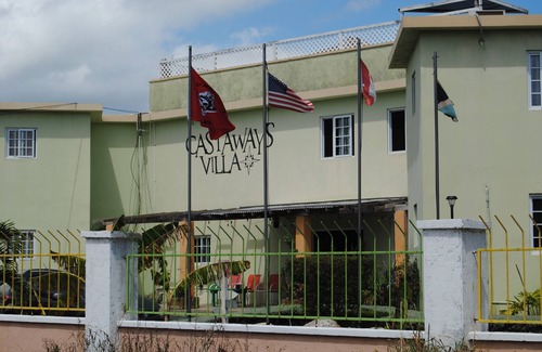 Duncans Casa | 6-bedroom half house in Duncans Bay with AC, Security and manager on duty 24/7