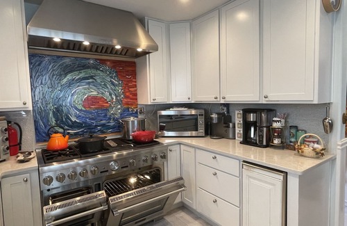 North Beach Haven Casa | 6 Bedroom Home 3rd off Beach with Ocean & Bay View HotTub +++