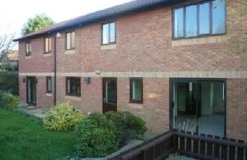 Kettering Casa | 6 Bedroom House For Corporate Stays in Kettering