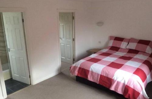 Kettering Casa | 6 Bedroom House For Corporate Stays in Kettering