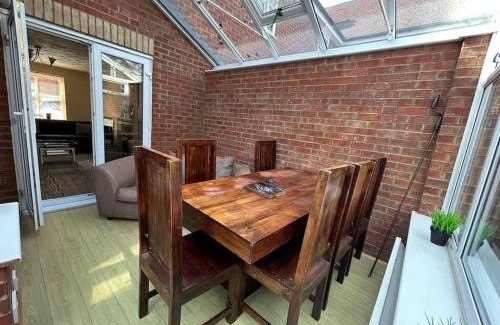 Colchester Casa | 6 Bedroom House in Colchester
