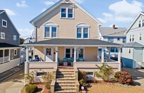 Waveland Casa | 6 Bedroom house steps from the sandy beach