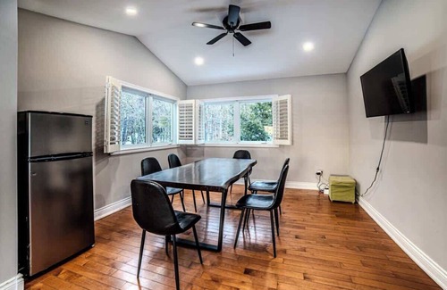 Carling Casa | 6 Bedroom Lakefront Main House in Sand Bay