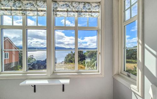Askvoll Casa | 6 Bedroom Lovely Home In Holmedal