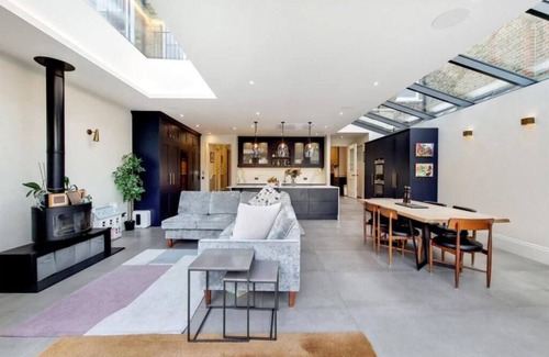 Thamesfield Casa | 6 Bedroom luxury home in West Putney
