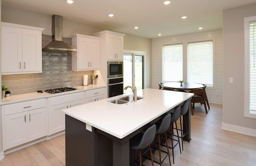 Elkhorn Casa | 6 Bedroom New Spacious Home (7beds)