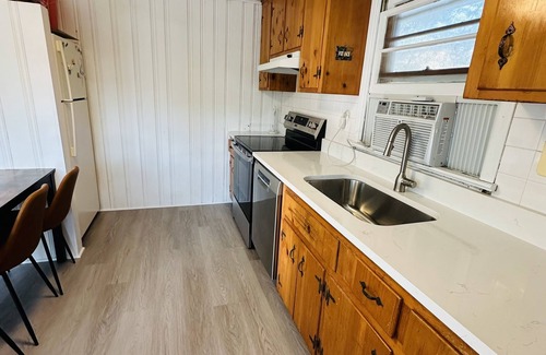 Barnegat Light Casa | 6-bedroom ocean-block renovated duplex in wonderful Barnegat Light with AC, WiFi