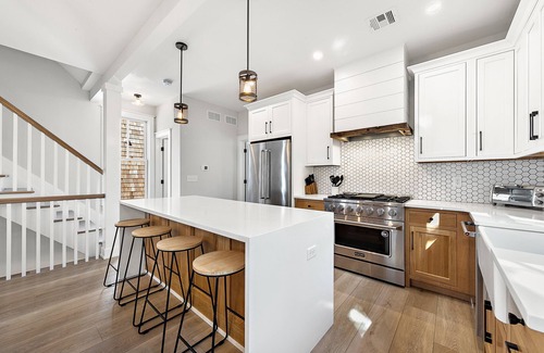 North Beach Haven Casa | 6 Bedroom Oceanside Home with a Pool