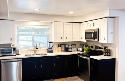 Lehi Casa | 6 Bedroom Resort Central location Close to Tempe Scottsdale Golf Sprint Training