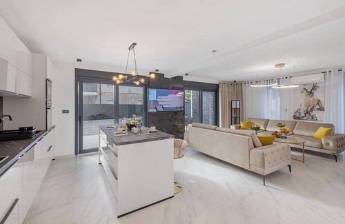 Podglavica Casa | Impresionante casa de 6 dormitorios en.
