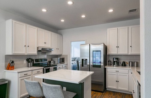 McKinney Apartamento | 6 Bedroom Villa | Pool | Hot Tub | Party Cabana