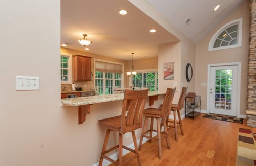 Wise Casa | 6 Bedroom4 Baths Gorgeous gathering patio!
